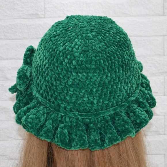 HAND CRAFTED Hat Crochet Bucket Chenille Winter Full Ruffle Green Wide Brim - Picture 5 of 13